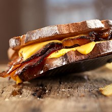 Pepper_Bacon_Grilled_Cheese_Sandwich_Nueskes_Recipe