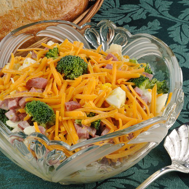 Summer_Sausage_Broccoli_and_Cauliflower_Salad_Nueskes_Recipe